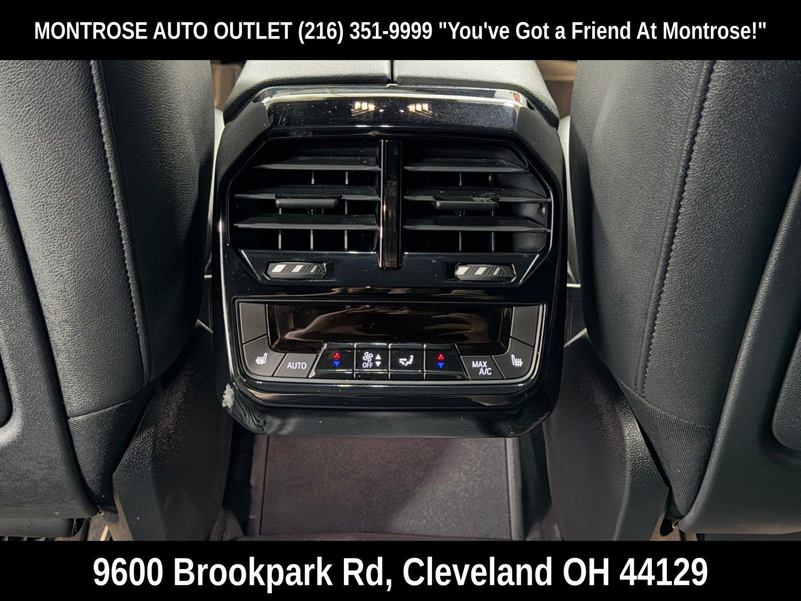 Used 2022 BMW iX xDrive50 w/ Convenience Package image 38