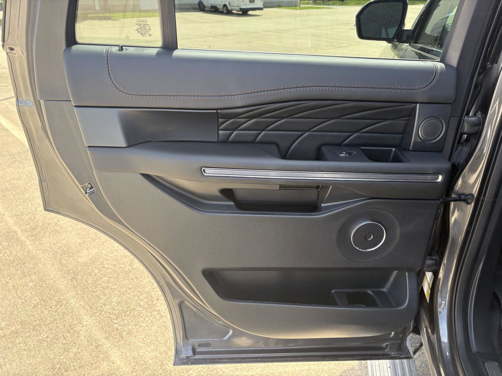 Used 2021 Ford Expedition Platinum AWD/4WD image 15