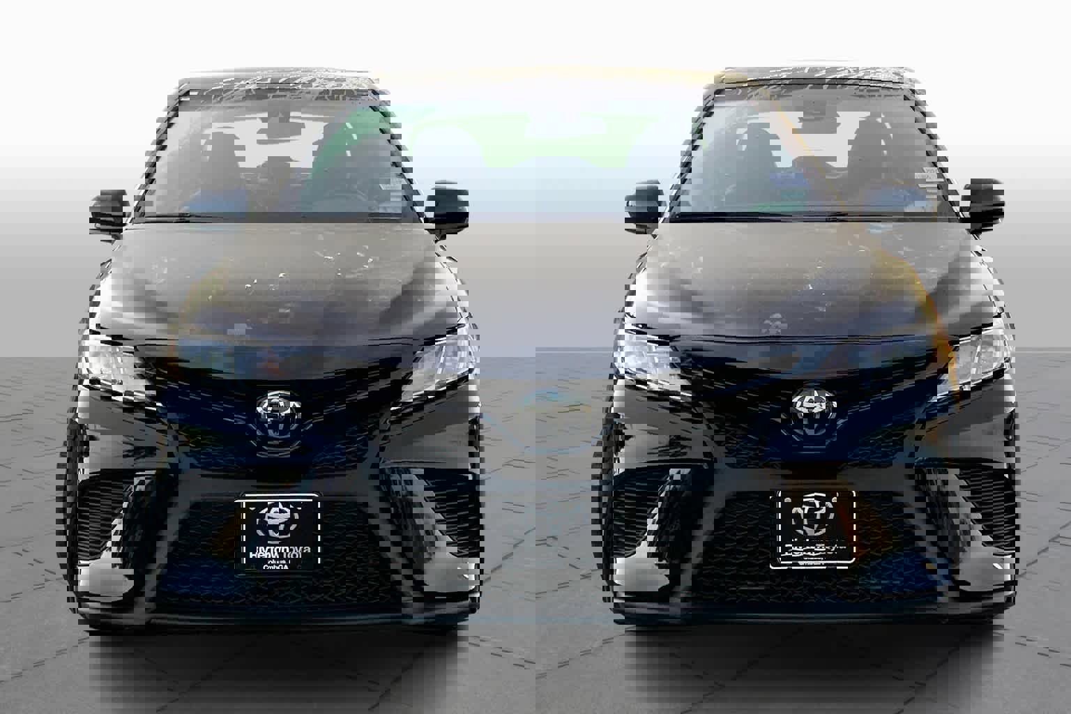 Used 2020 Toyota Camry SE image 4