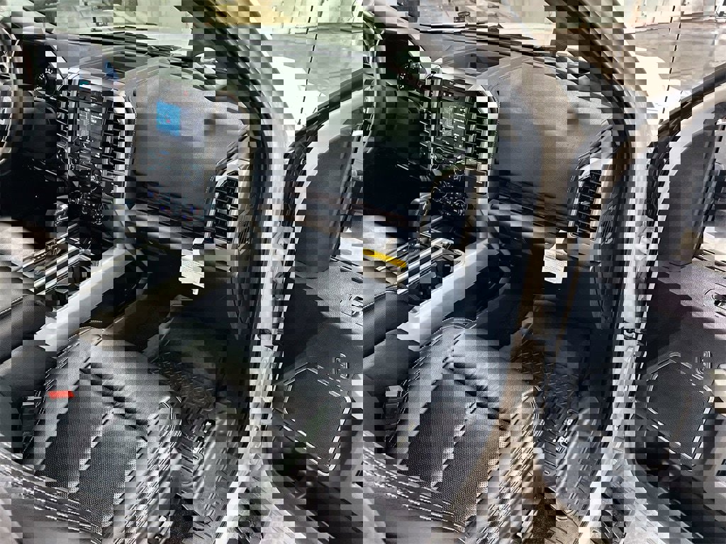 Used 2019 Ford F150 Lariat image 31