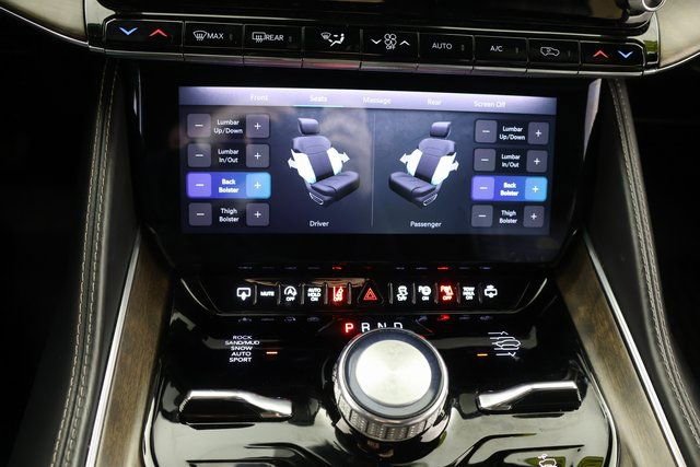 Used 2023 Jeep Grand Wagoneer Series II w/ Premium Group II image 15