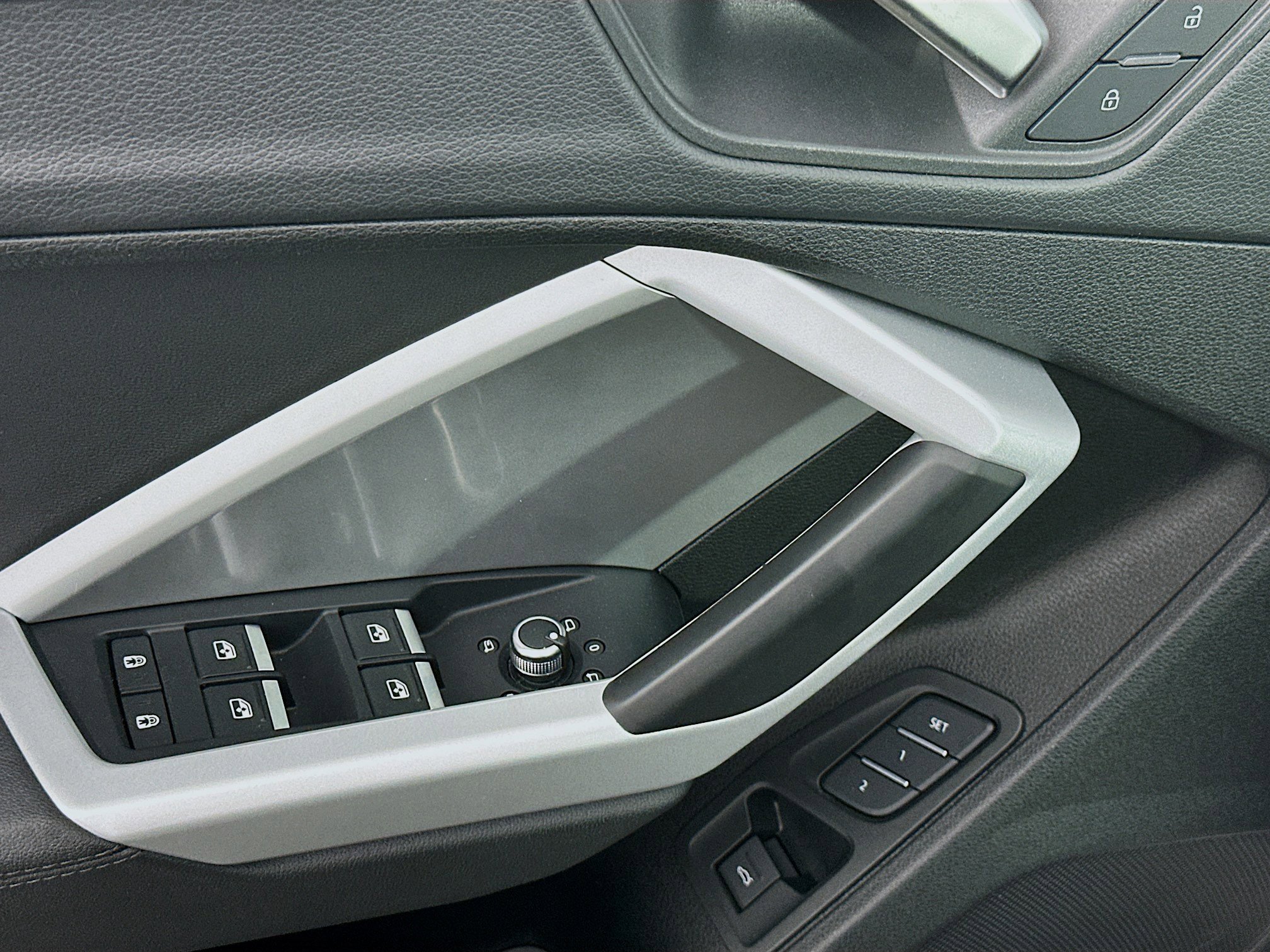 Used 2024 Audi Q3 2.0T Premium image 15