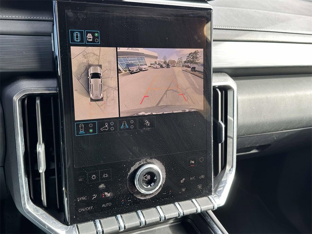 Used 2025 GMC Acadia Elevation image 4