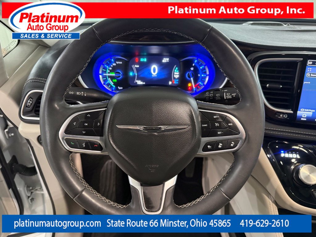 Used 2023 Chrysler Pacifica Limited FWD image 14