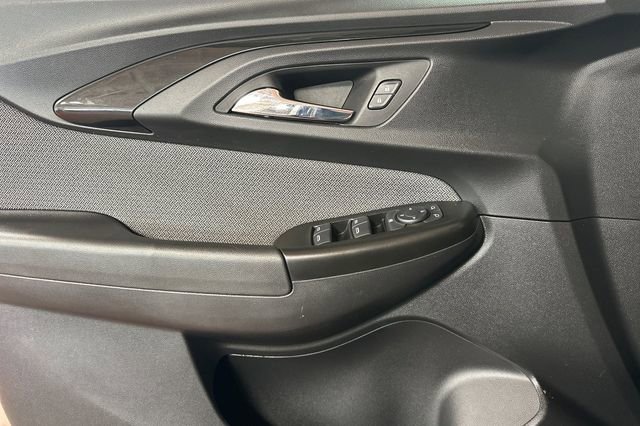 Used 2021 Chevrolet TrailBlazer LT w/ Convenience Package image 12