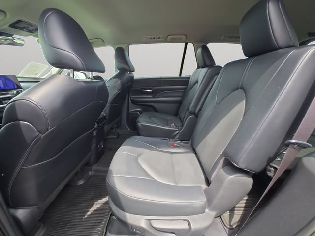 Certified 2024 Toyota Grand Highlander AWD image 12