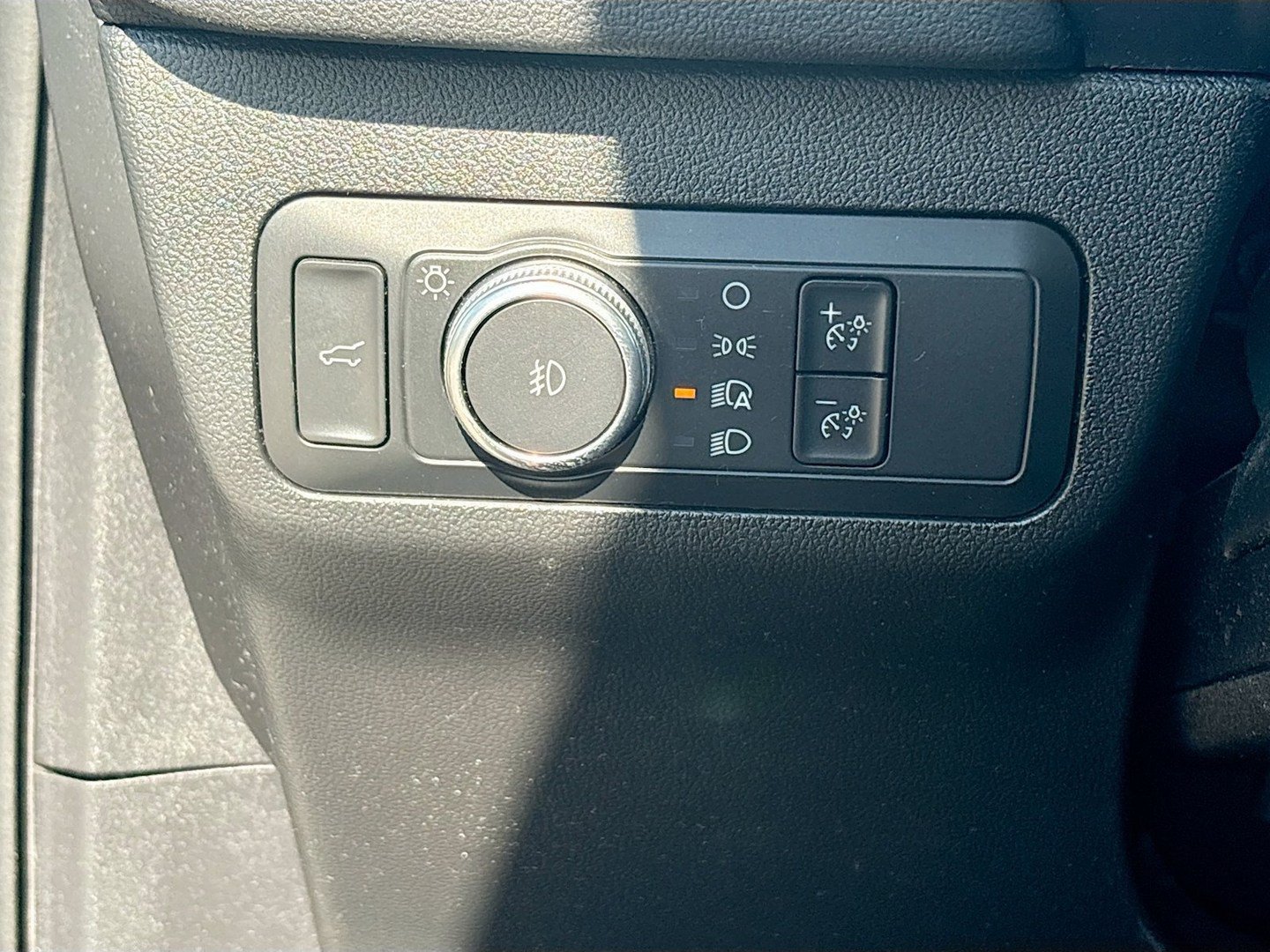 Used 2022 Ford Escape SEL w/ Technology Package FWD image 10