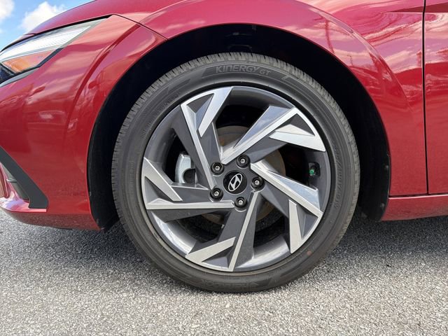 Certified 2025 Hyundai Elantra Sport image 11