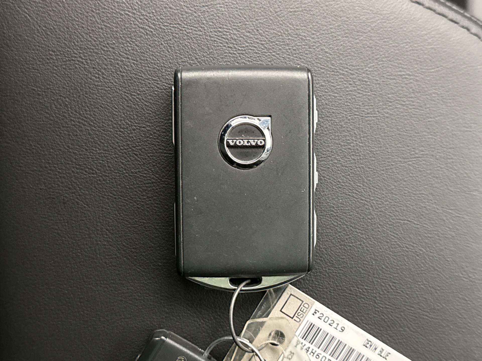 Used 2023 Volvo XC60 T8 Plus w/ Climate Package image 24