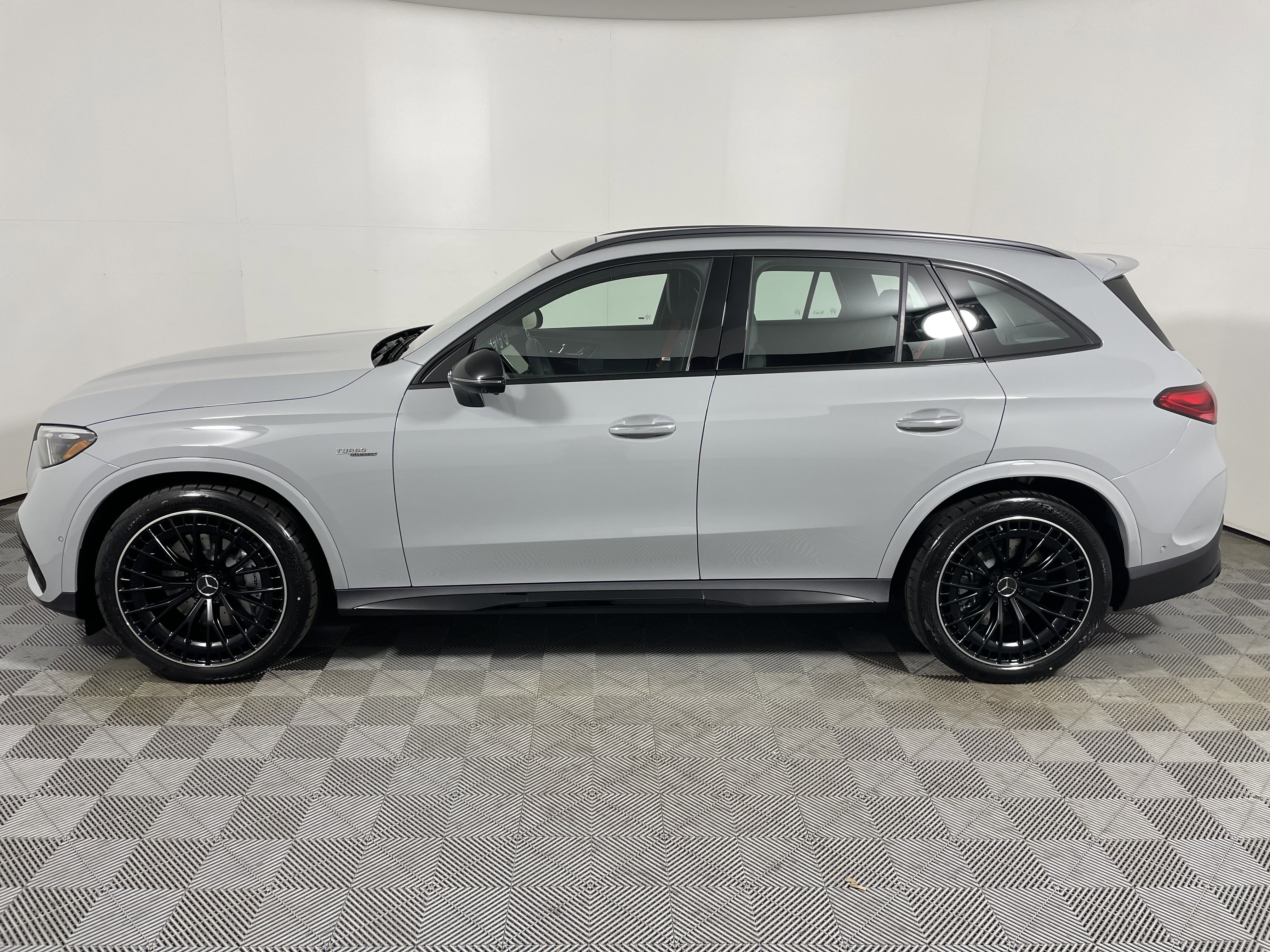 New 2026 Mercedes-Benz GLC 43 AMG 4MATIC image 2