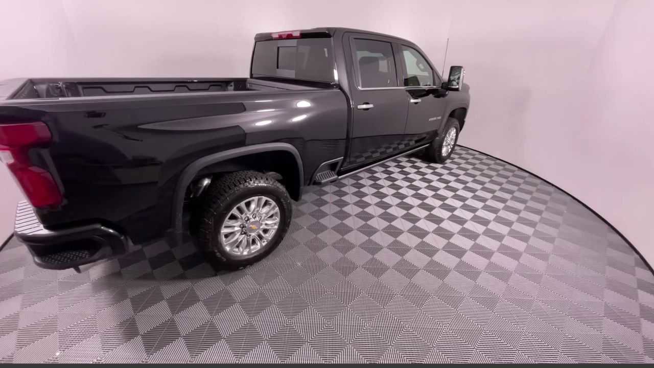 Used 2022 Chevrolet Silverado 2500 High Country w/ Z71 Off-Road Package image 8