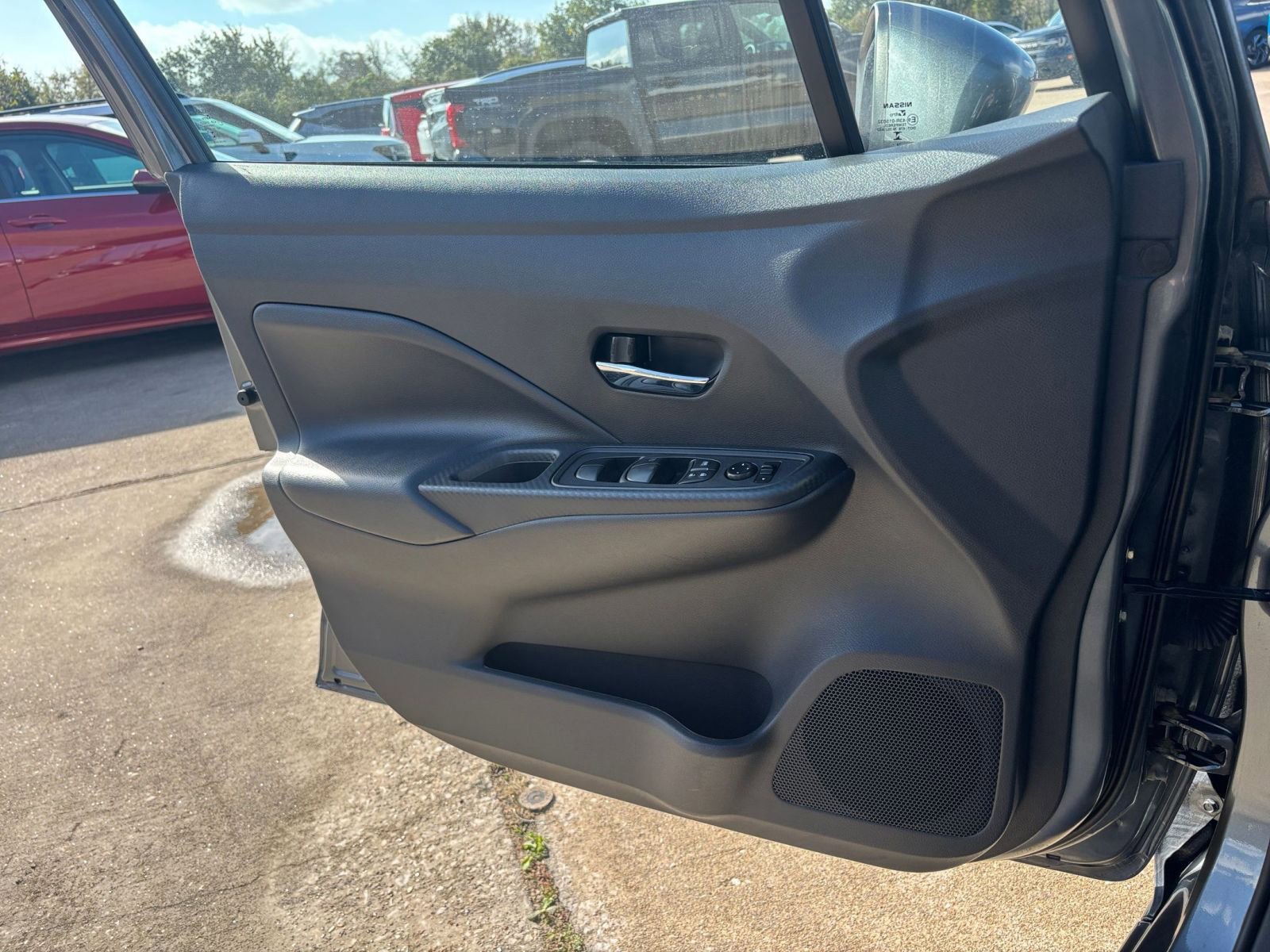 Used 2025 Nissan Versa SV image 20