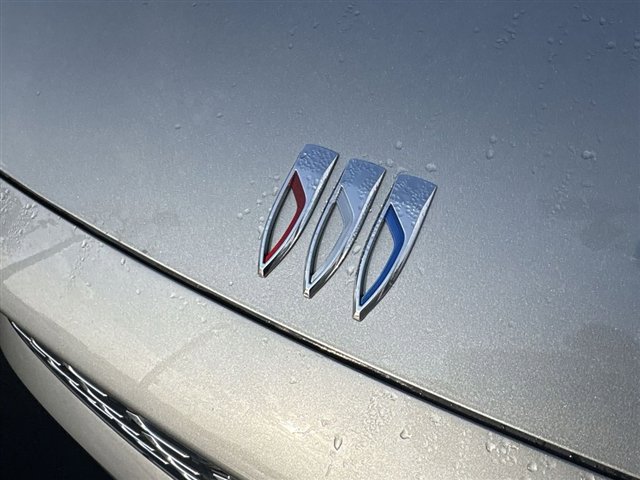 Certified 2025 Buick Envision Avenir image 31