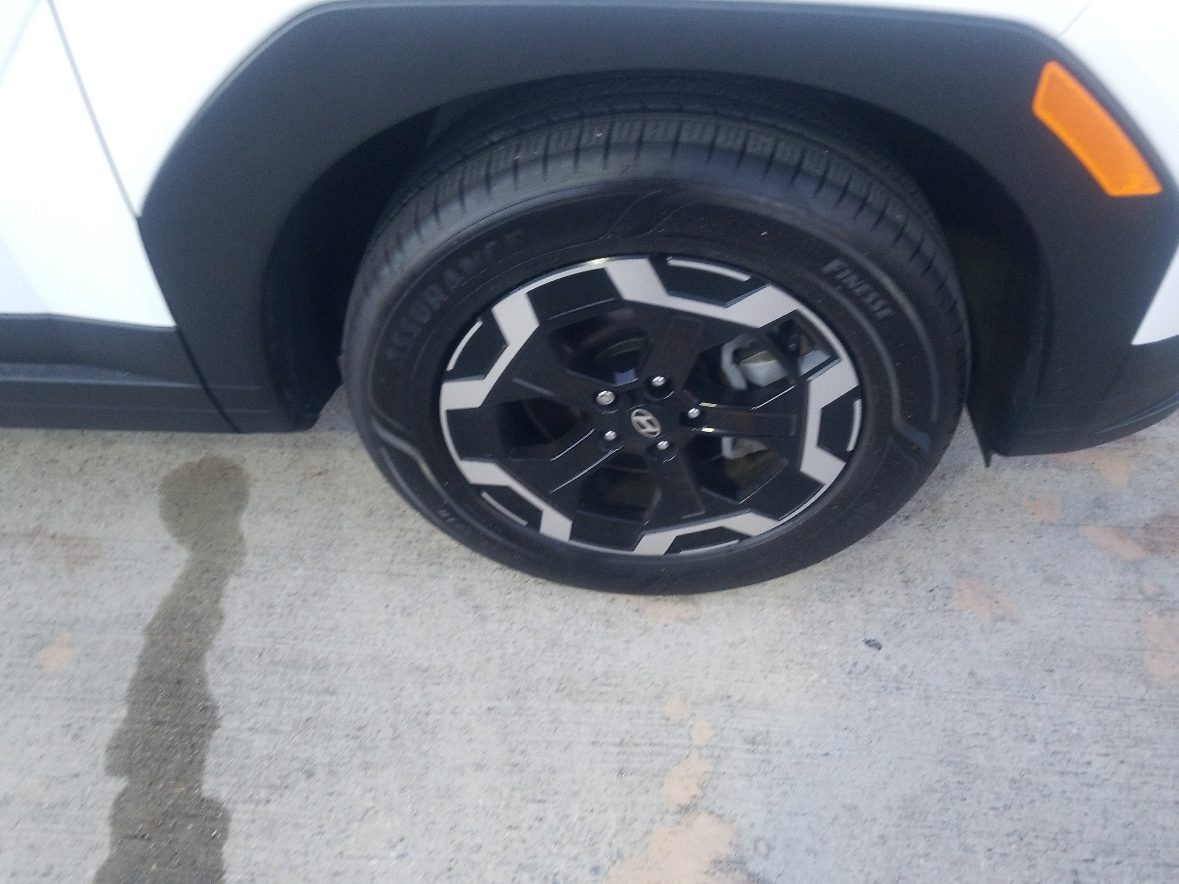 Certified 2025 Hyundai Santa Fe SE image 24