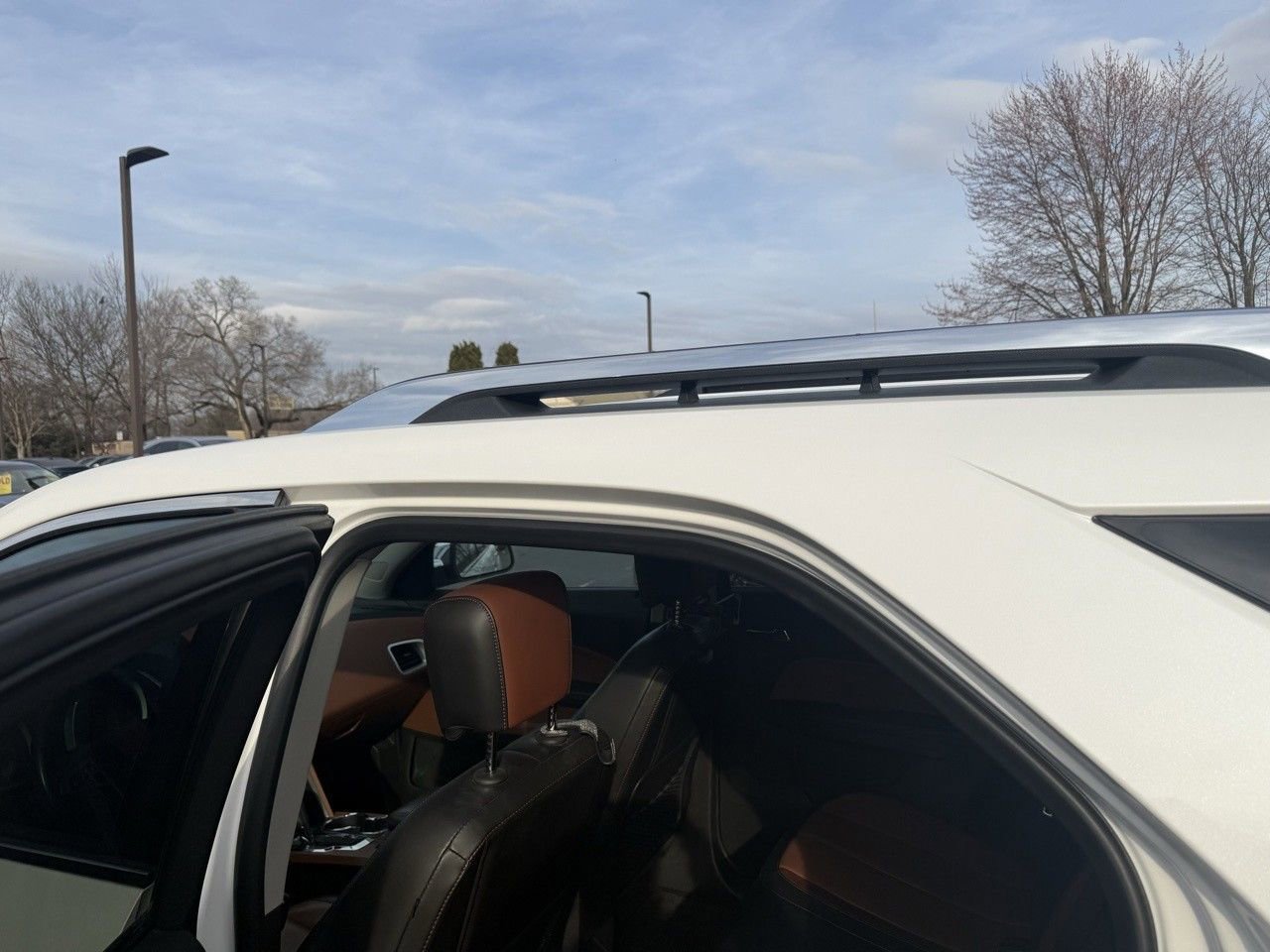 Used 2016 Chevrolet Equinox LTZ w/ Enhanced Convenience Package image 18