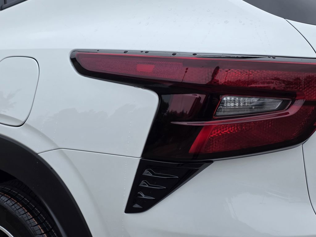 New 2026 Chevrolet Trax RS w/ Sunroof Package FWD image 35