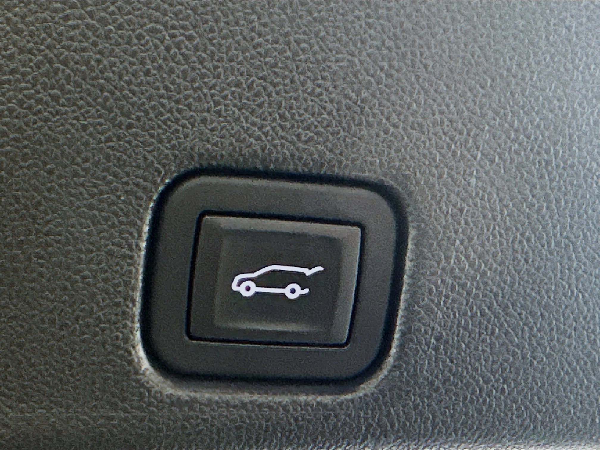 Used 2025 Chevrolet Traverse LT image 32