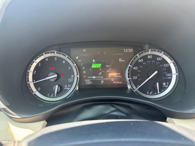 Used 2022 Toyota Highlander XLE FWD image 10