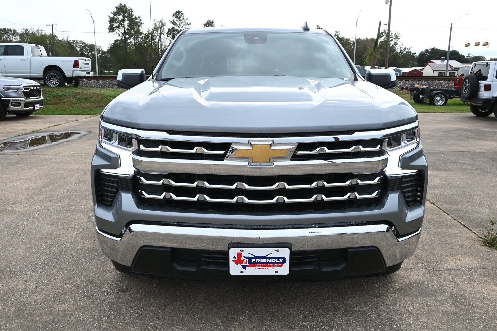 Used 2025 Chevrolet Silverado 1500 LT image 9