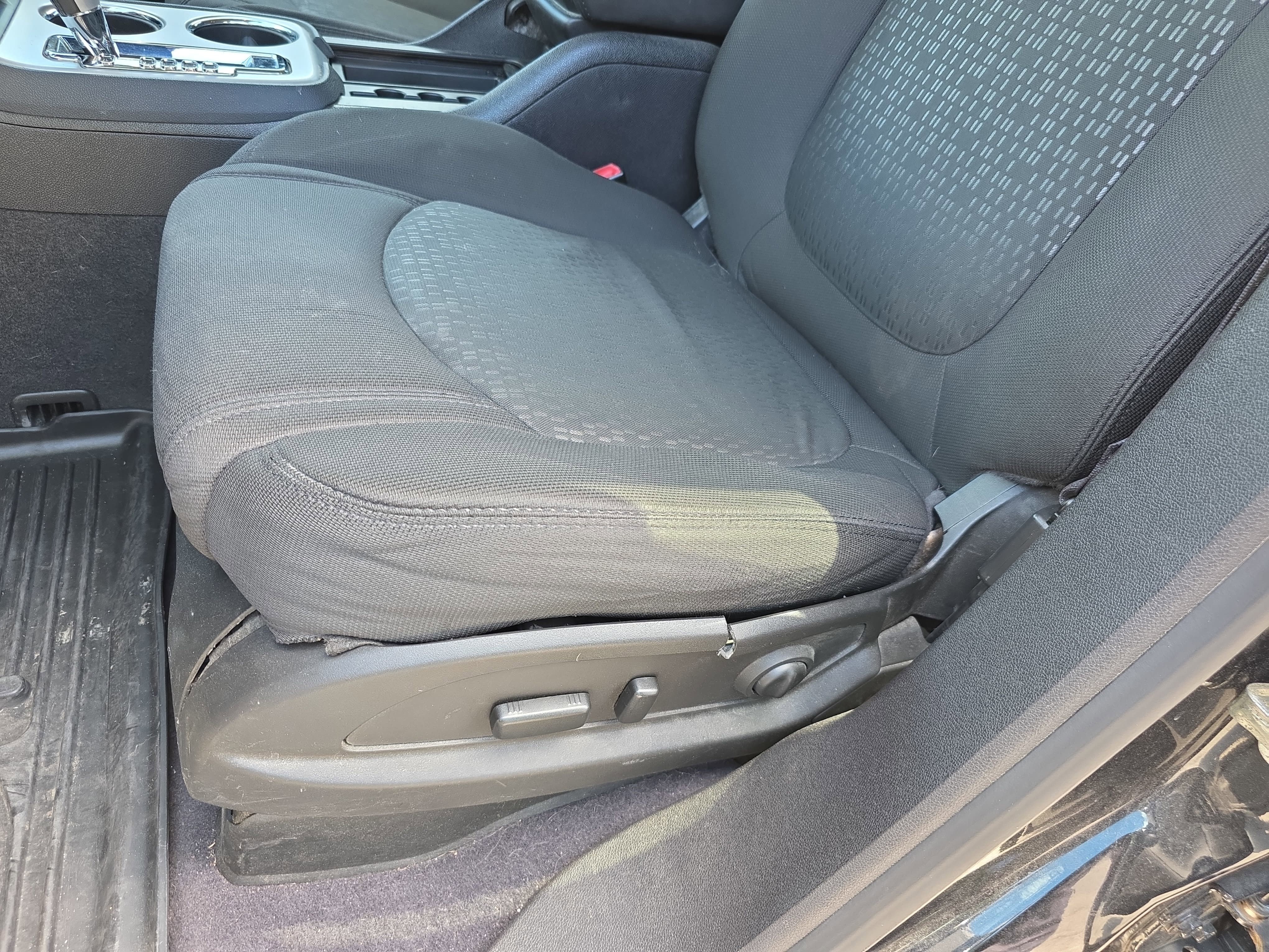 Used 2012 GMC Acadia SLE w/ LPO, 'HIT The Road' Package FWD image 29