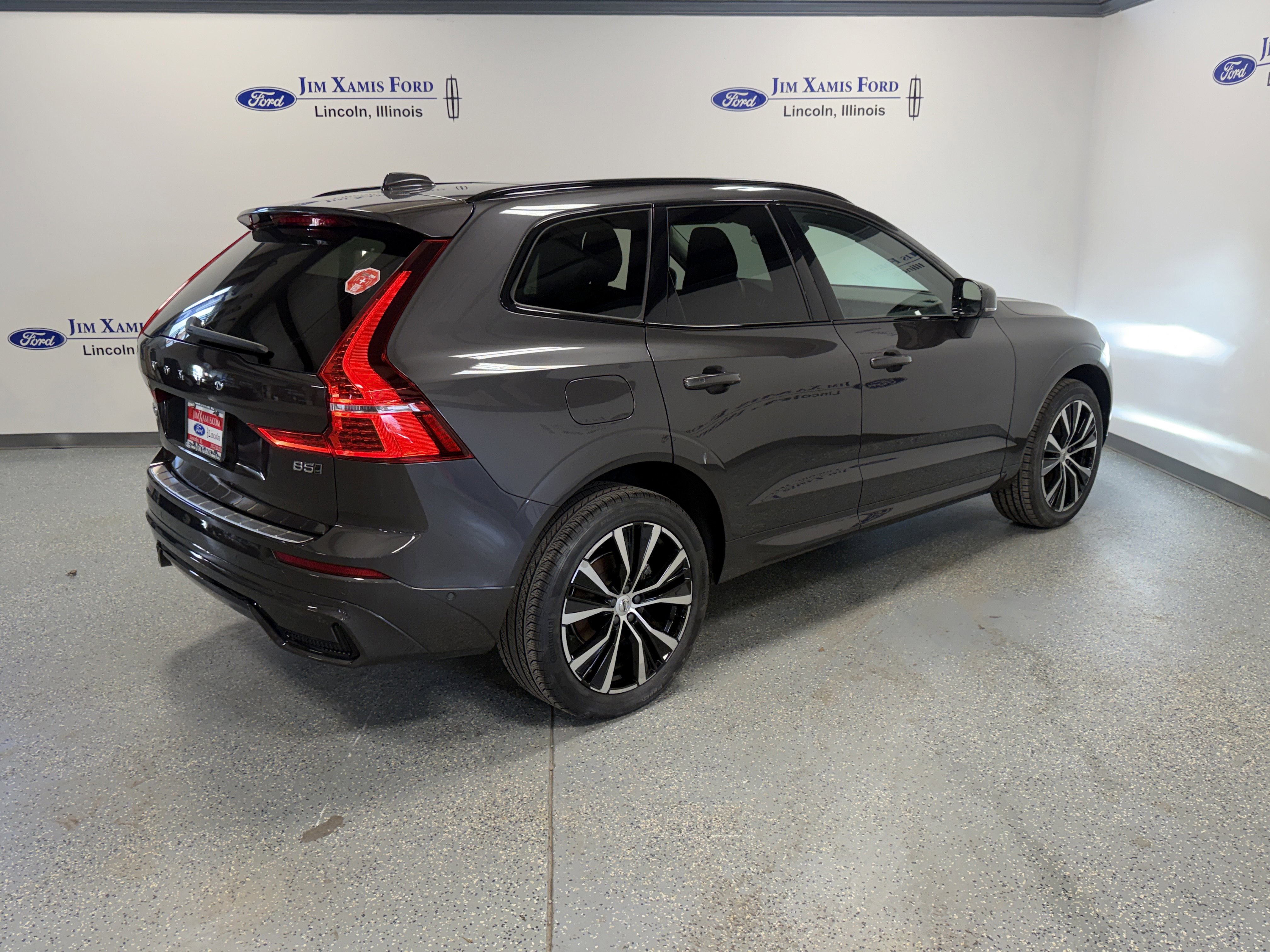 Used 2023 Volvo XC60 B5 Plus w/ Protection Package Premier image 35