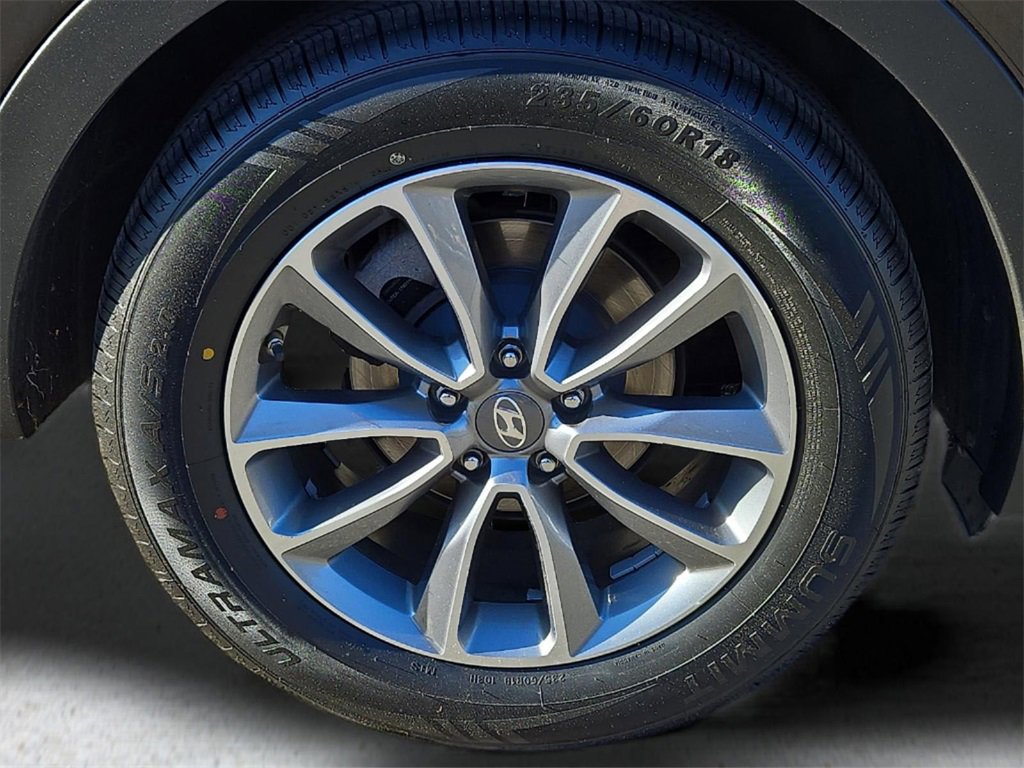 Used 2017 Hyundai Santa Fe SE w/ Cargo Package image 9