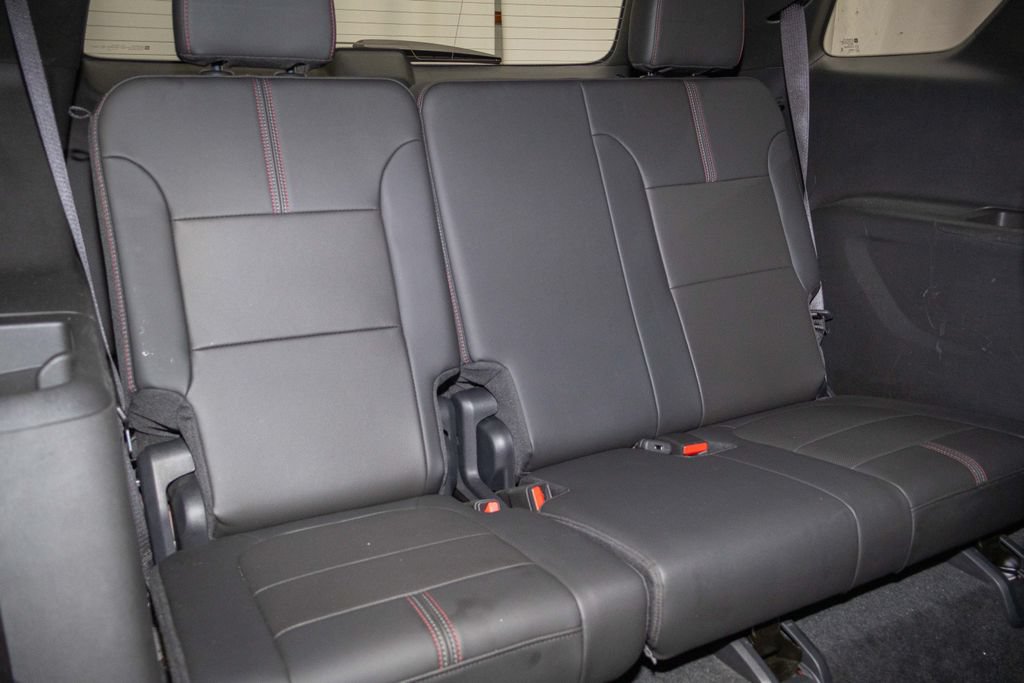 Used 2023 Chevrolet Traverse RS AWD/4WD image 19