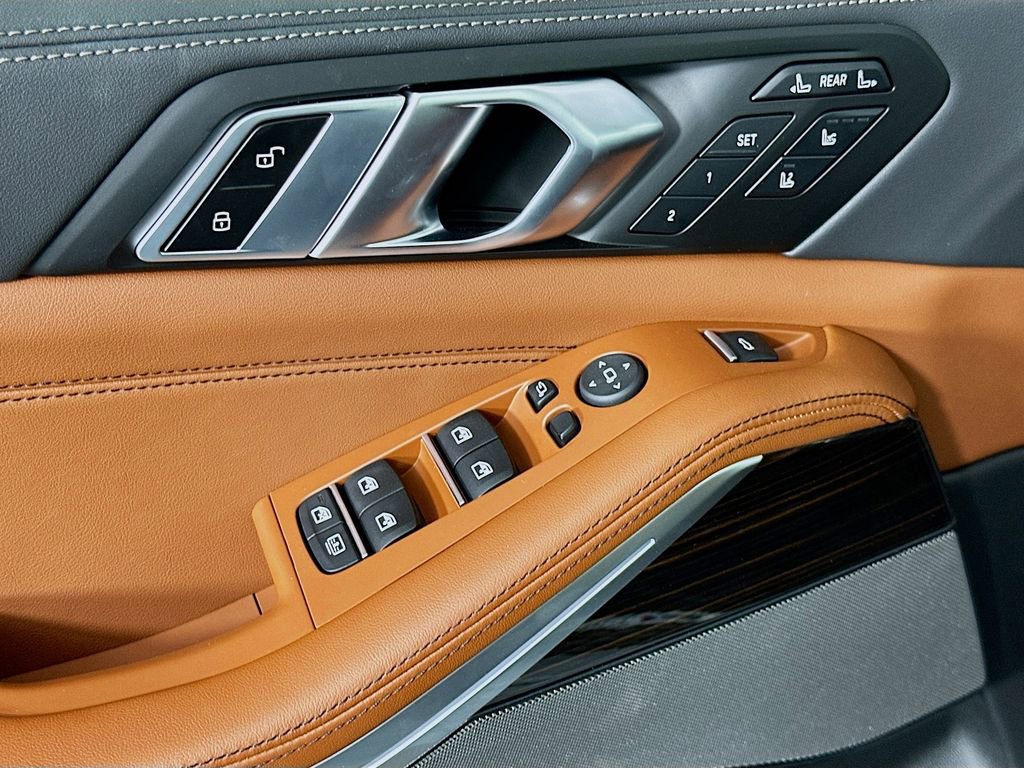 New 2026 BMW X7 M60i w/ Executive Package image 20