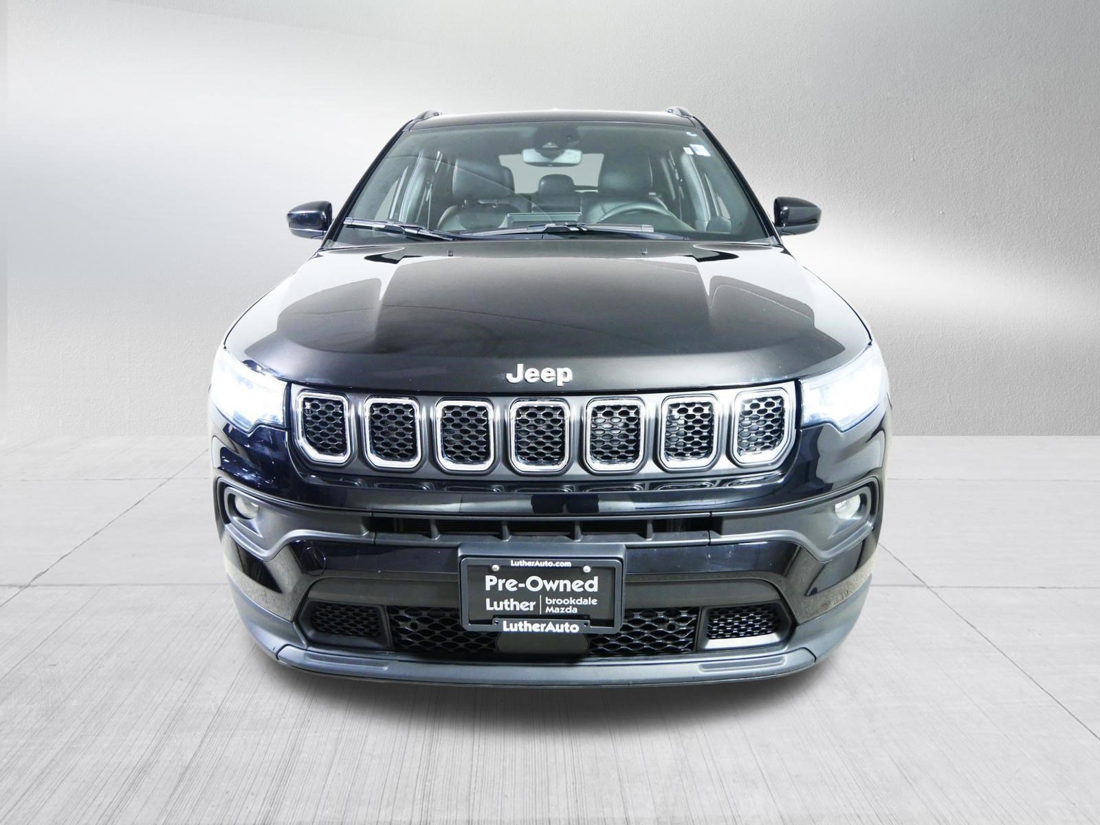 Used 2024 Jeep Compass Latitude image 2