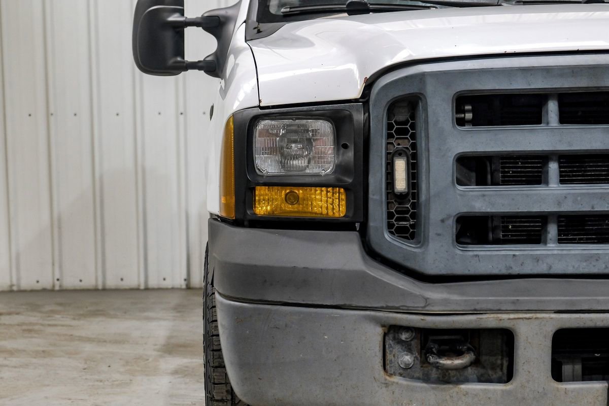 Used 2006 Ford F250 XL RWD image 23