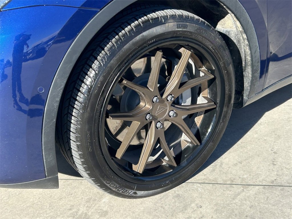 Used 2020 Tesla Model Y Long Range image 9