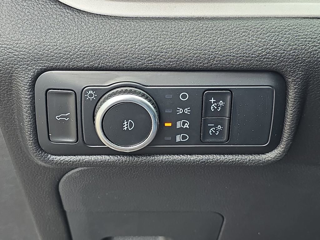 Used 2023 Ford Explorer XLT w/ Equipment Group 202A image 22