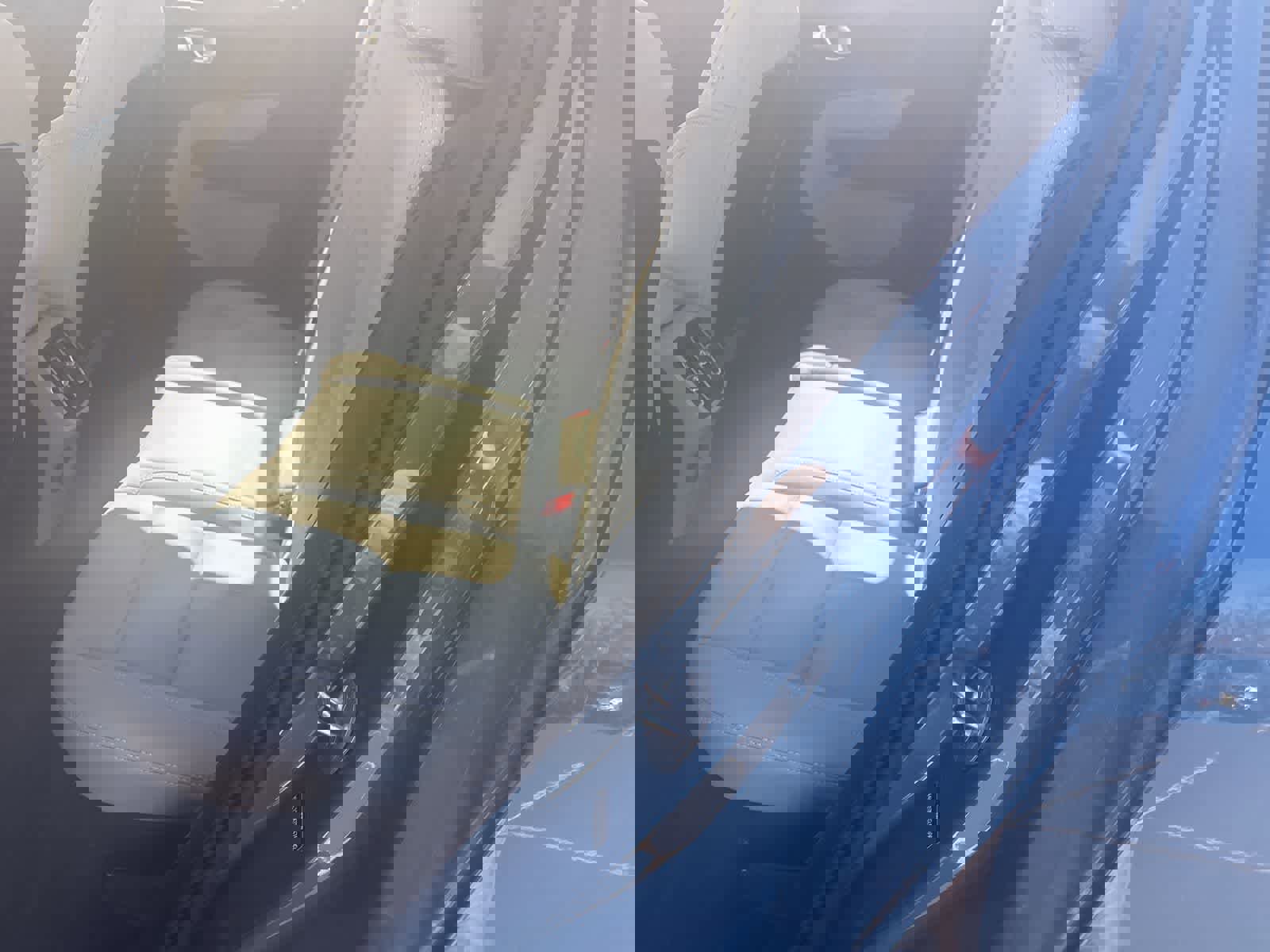 Used 2025 Volvo XC40 B5 Ultra w/ Climate Package image 25