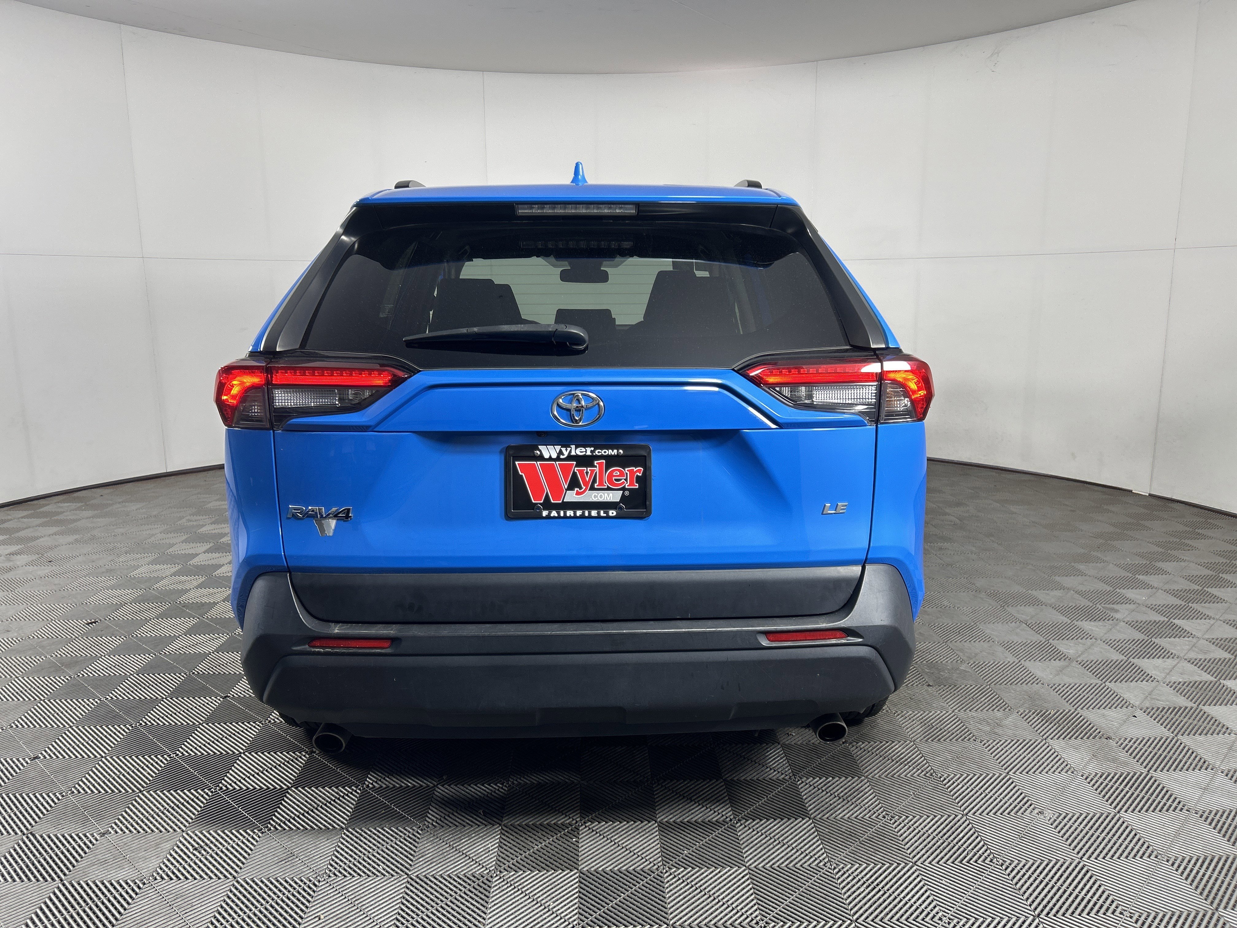 Used 2019 Toyota RAV4 LE image 7