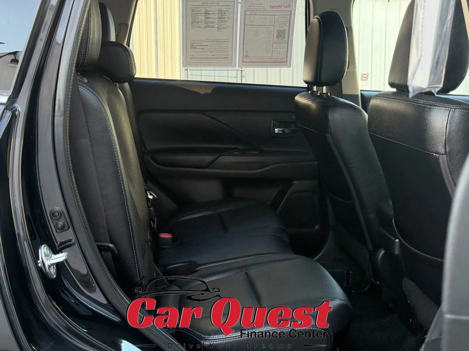 Used 2017 Mitsubishi Outlander GT AWD/4WD image 18