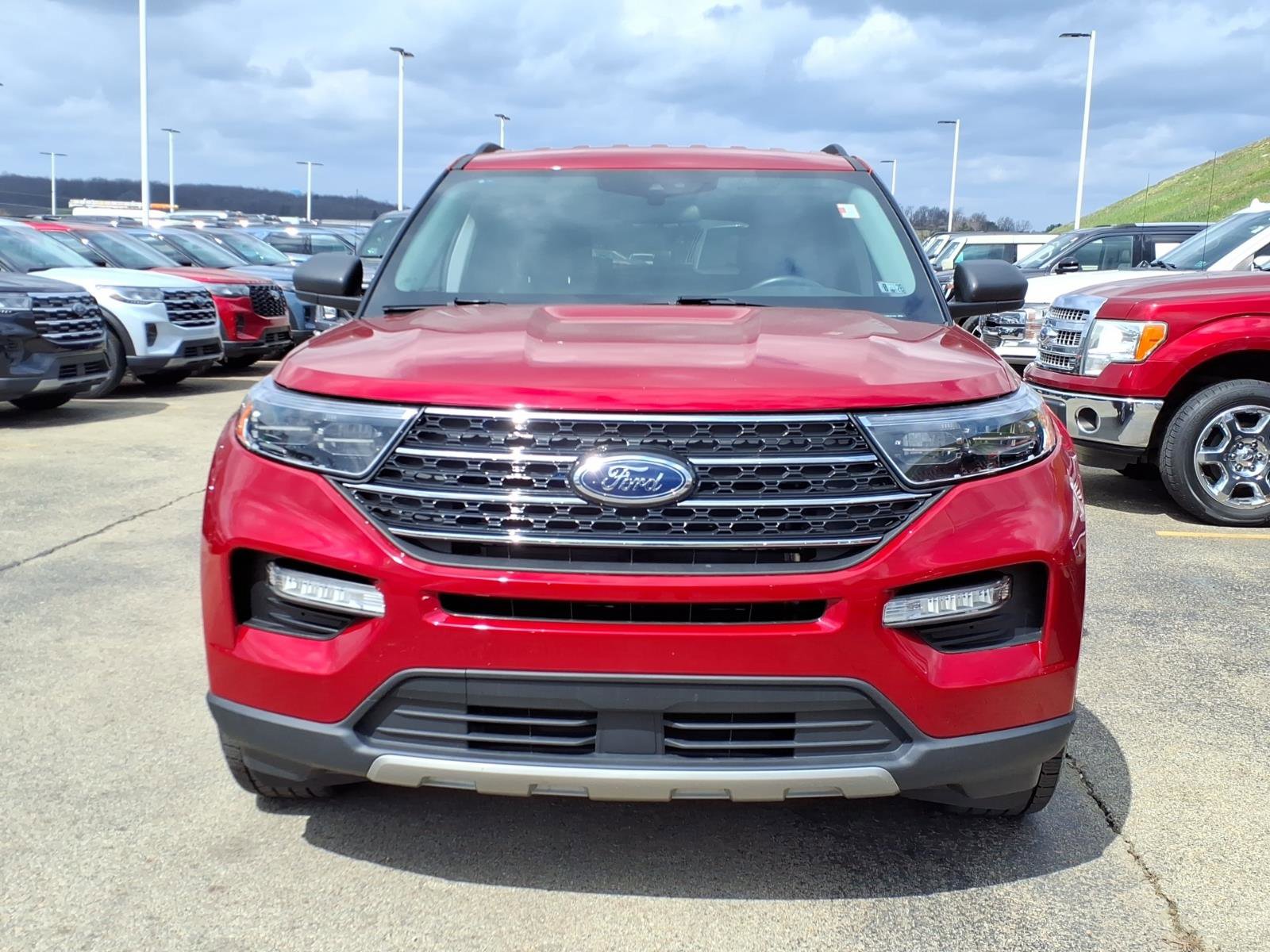 Used 2023 Ford Explorer XLT w/ Equipment Group 202A image 2