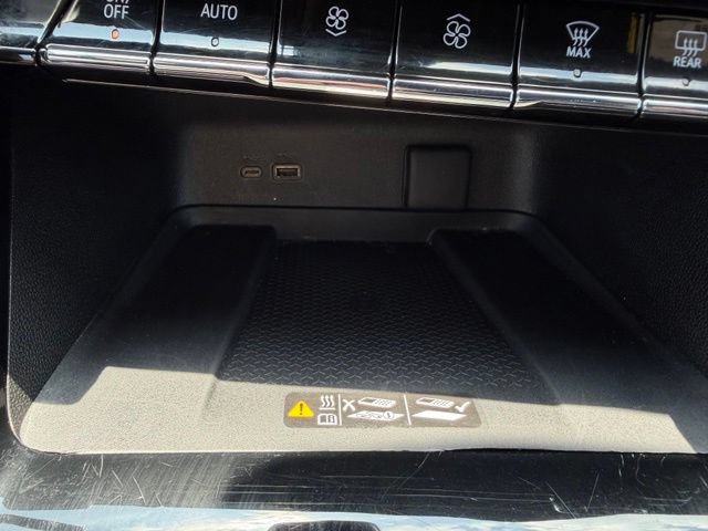 Used 2025 Chevrolet Traverse Z71 w/ Driver Confidence Package AWD/4WD image 18