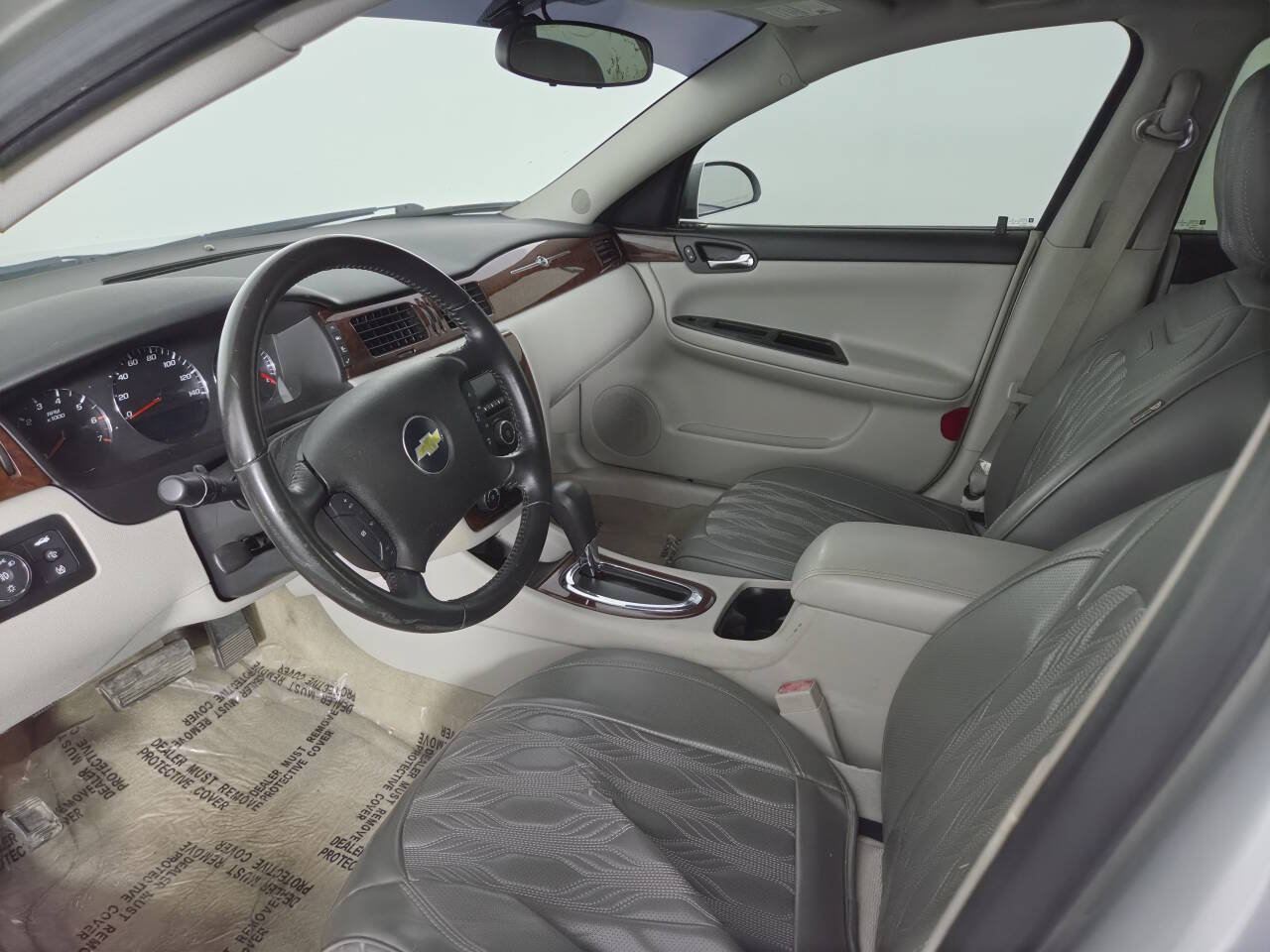 Used 2011 Chevrolet Impala LT FWD image 14