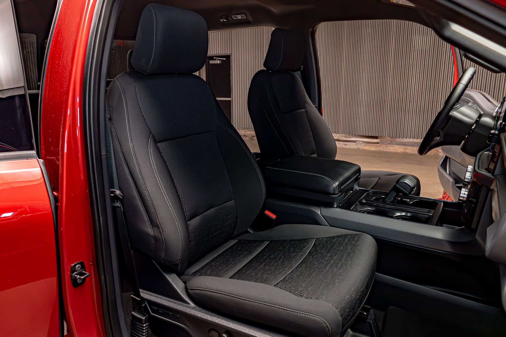 Used 2025 Ford F150 XLT w/ Equipment Group 302A MID image 28