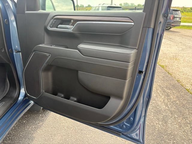 Used 2024 Chevrolet Silverado 1500 LT AWD/4WD image 32