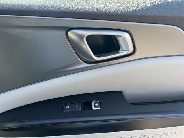 Certified 2024 Kia Carnival LX image 35