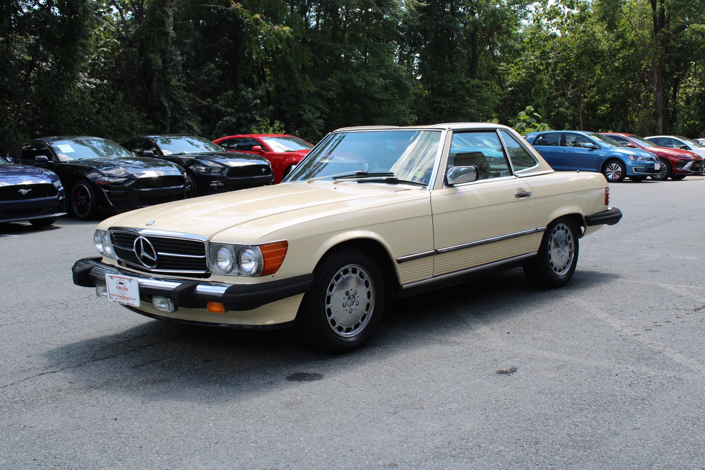 Used 1987 Mercedes-Benz 560 SL image 3