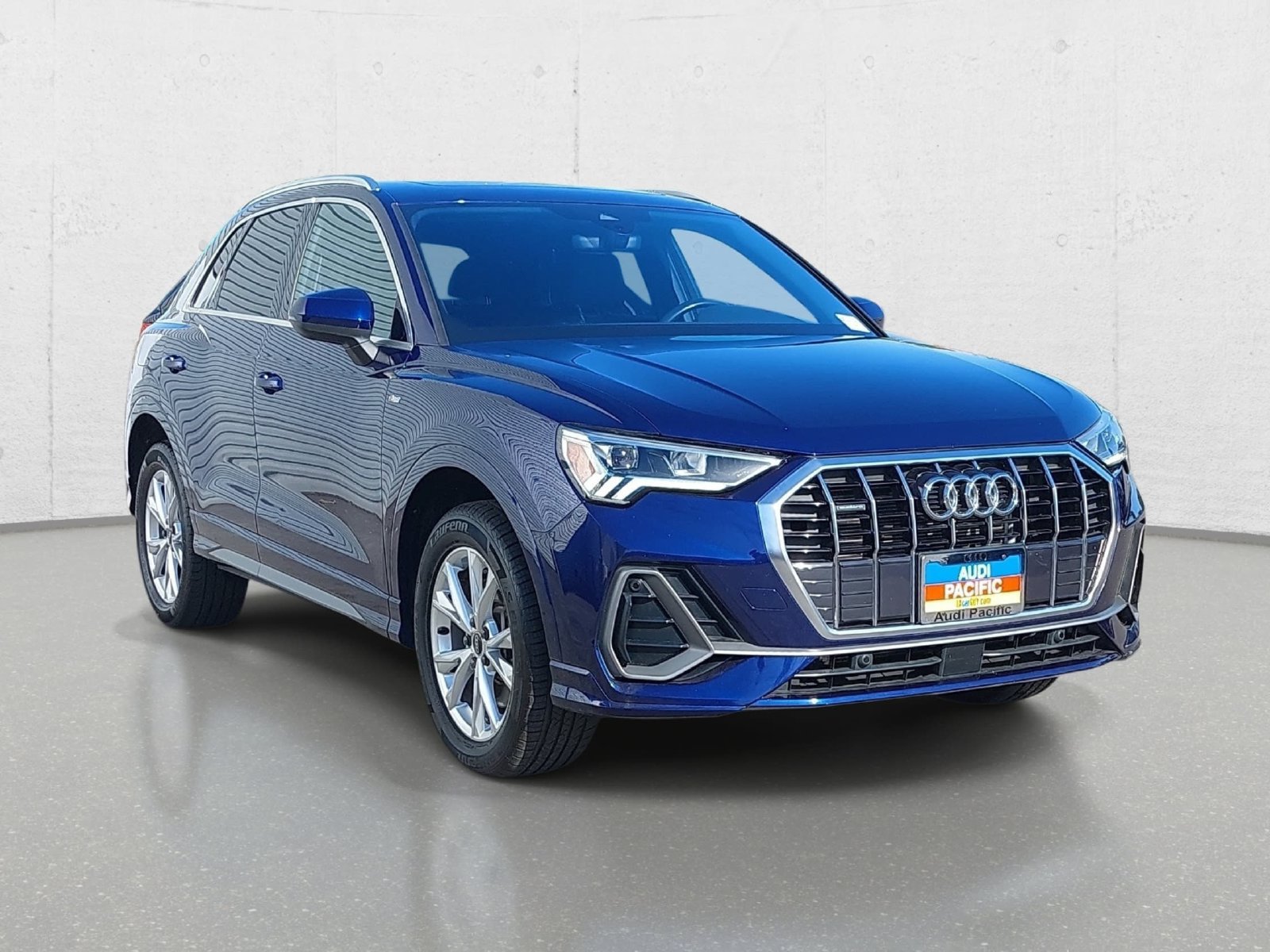 Used 2023 Audi Q3 2.0T Premium AWD/4WD image 3