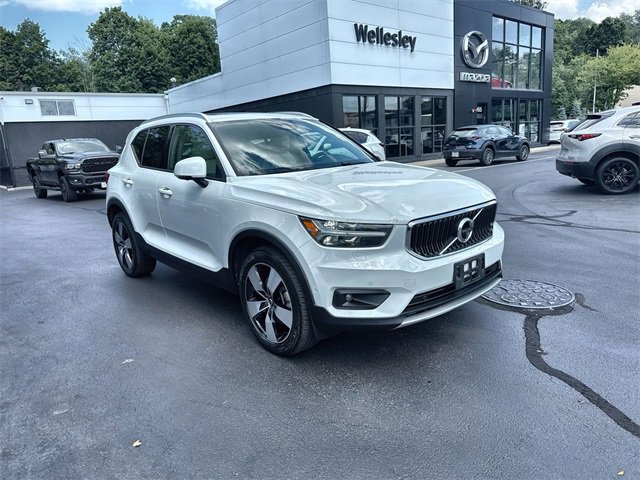 Used 2019 Volvo XC40 T5 Momentum