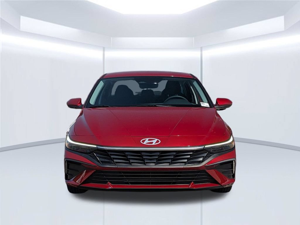 Used 2024 Hyundai Elantra SEL FWD image 12