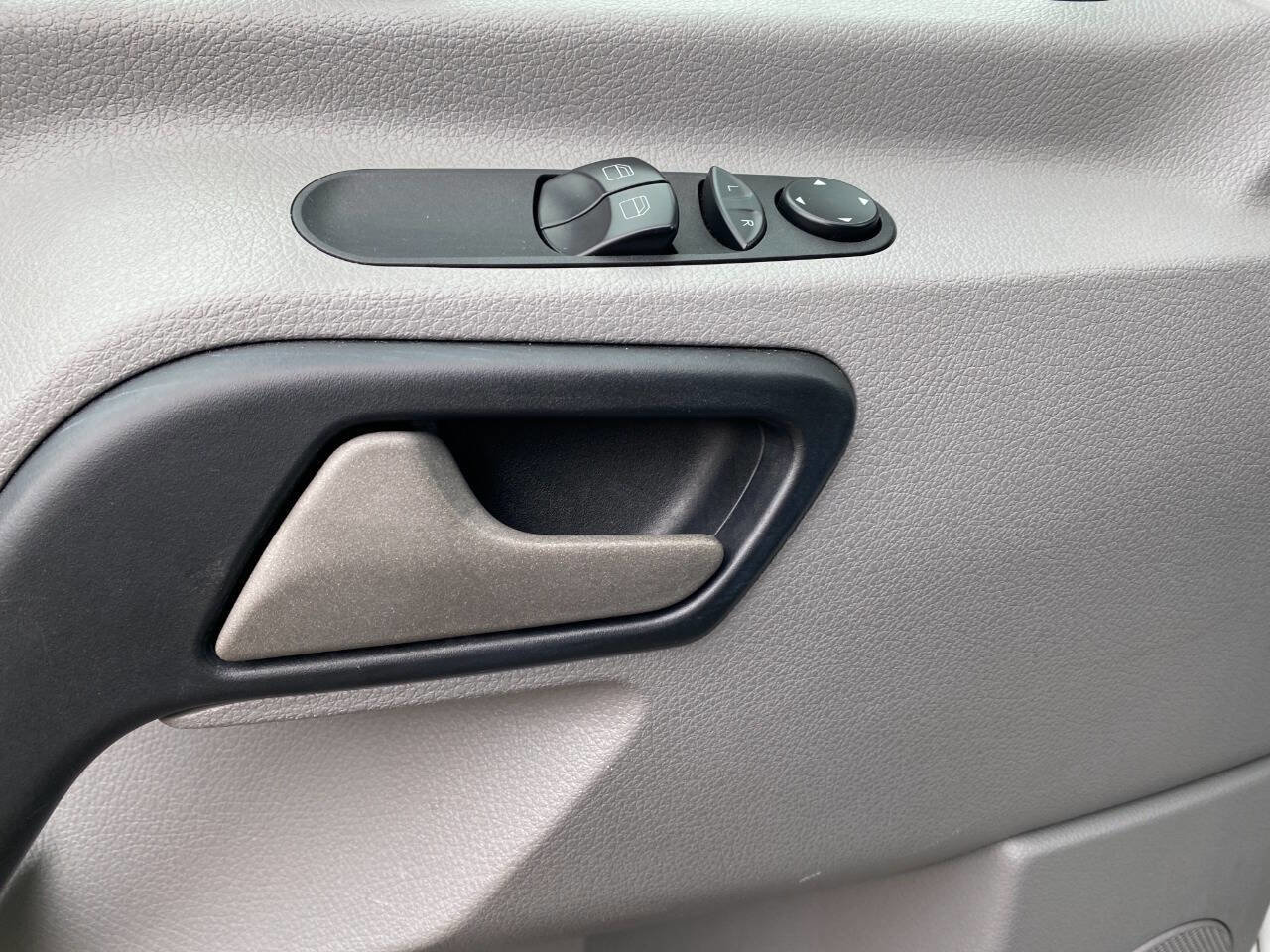 Used 2009 Dodge Sprinter 3500 w/ Rear Heater Group III image 12