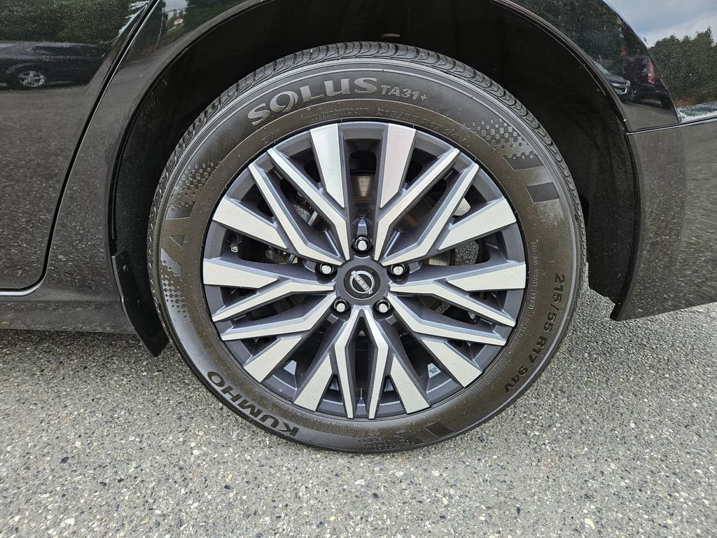 Used 2024 Nissan Altima 2.5 SV FWD image 9