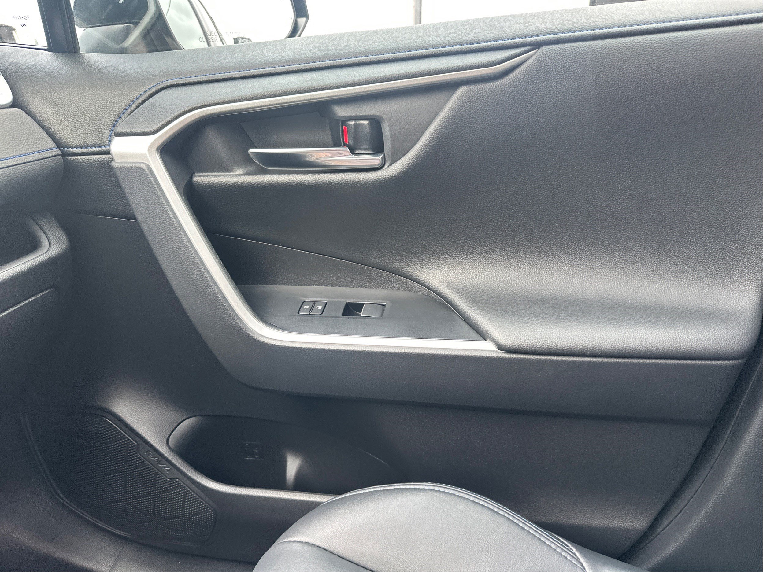 Used 2021 Toyota RAV4 XSE AWD/4WD image 22
