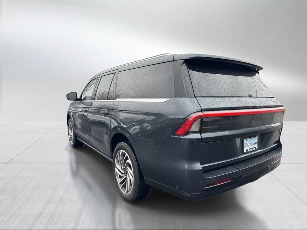 Used 2025 Lincoln Navigator L Reserve AWD/4WD image 5