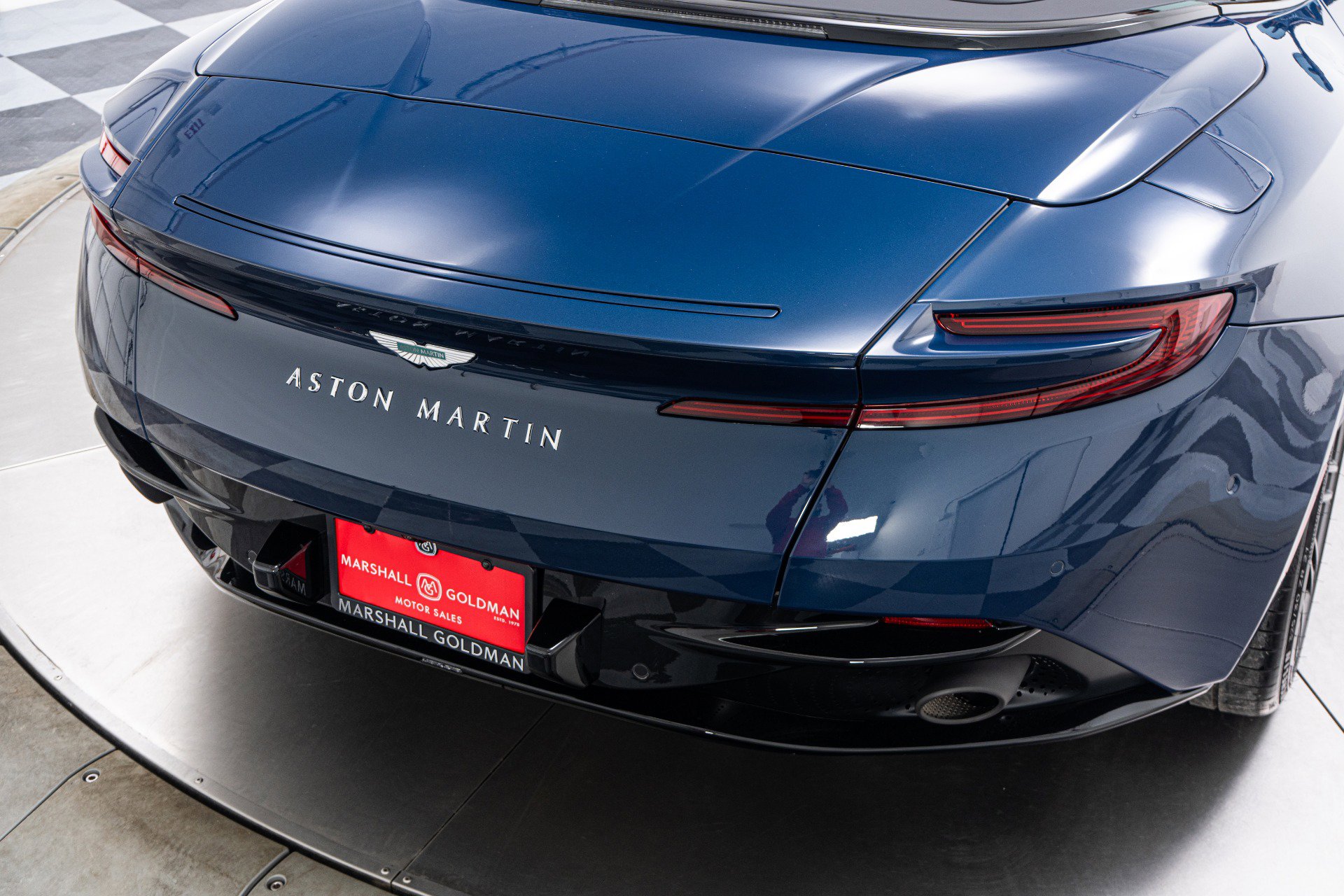 Used 2024 Aston Martin DB12 Volante -Carbon Fiber Bucket S image 39